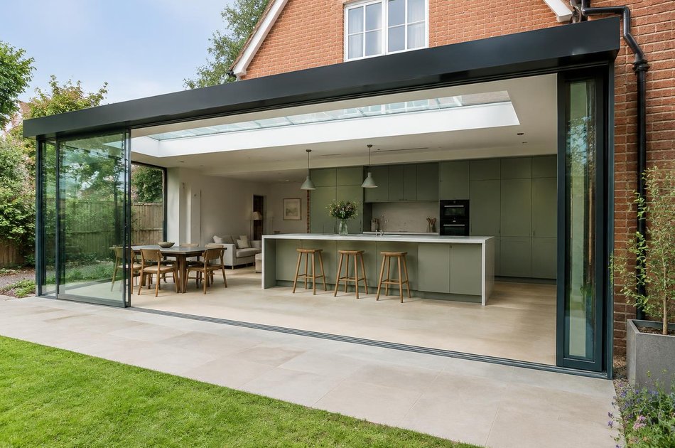New contemporary rear extension in Bedford Park