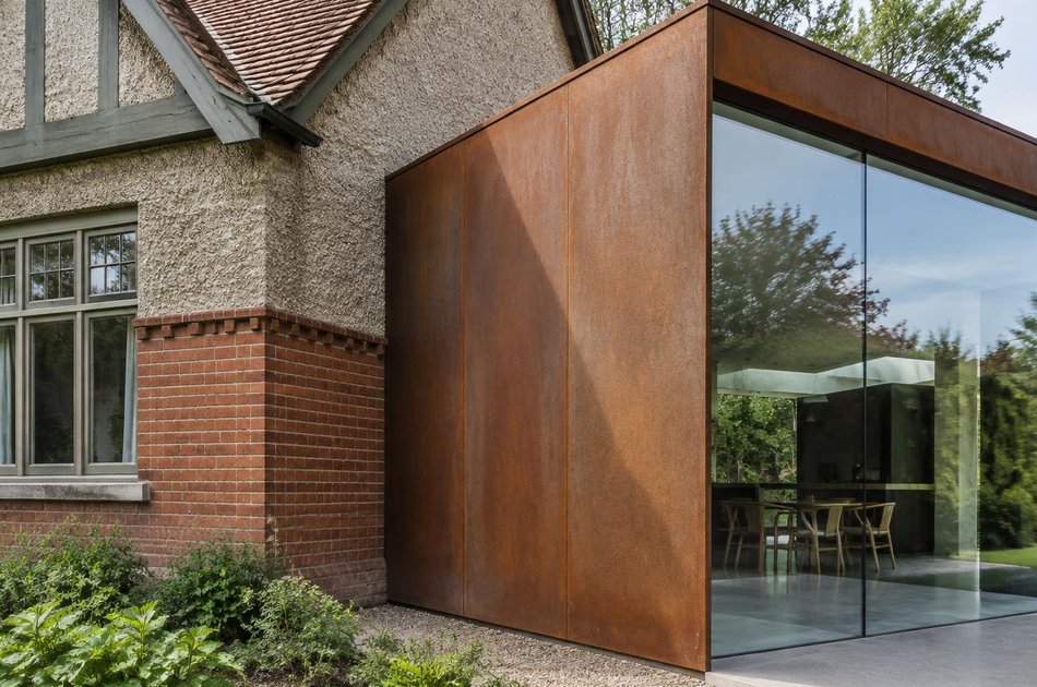 Period facade beside a new contemporary extension in Bickley