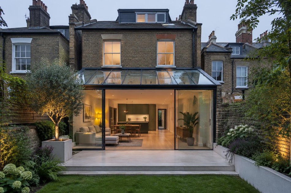 New contemporary rear extension in Chiswick
