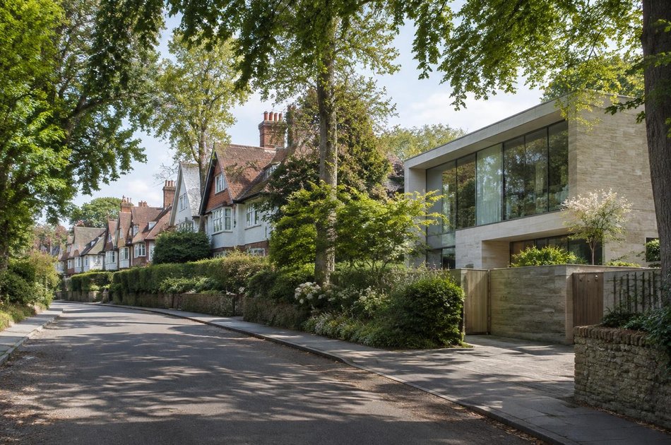 Contemporary house on a residential street in Purley