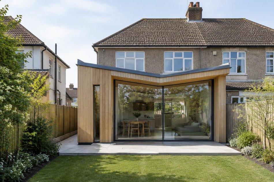 New contemporary rear extension in Rainham