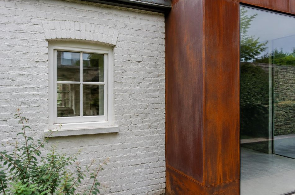 Period facade beside a new contemporary extension in Stanmore