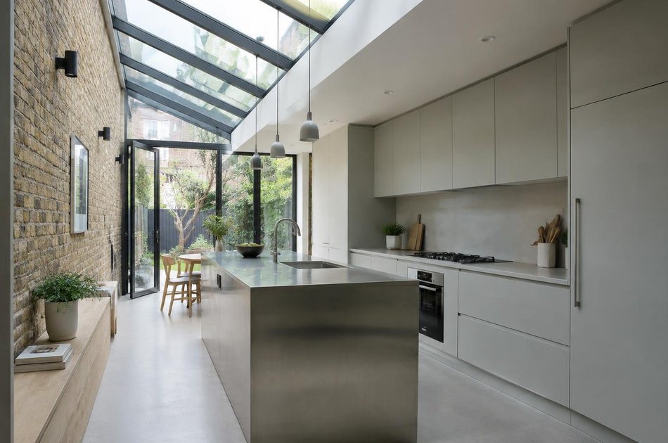 Side-return kitchen extension with glazed roof in Tottenham