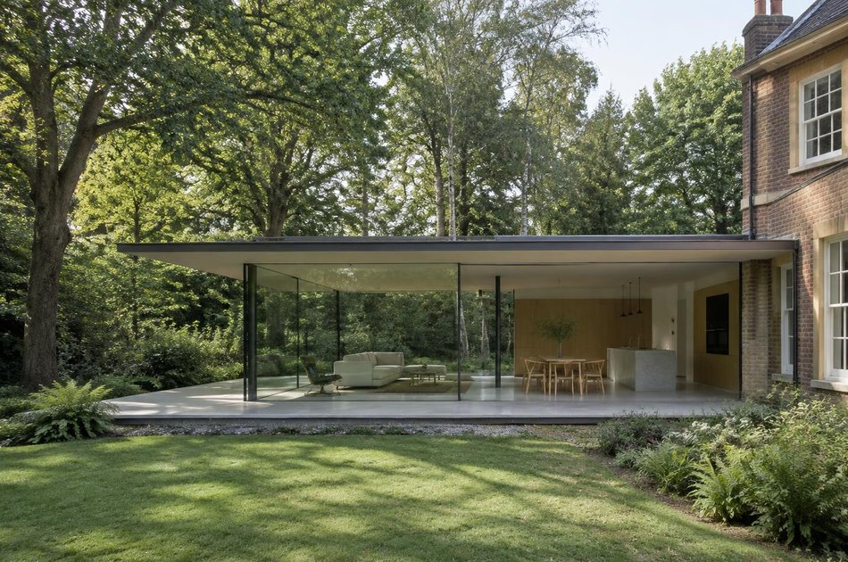 New contemporary rear extension in Totteridge