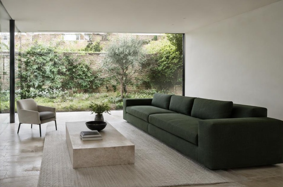 Minimalist garden living space with broad glazing in Twickenham