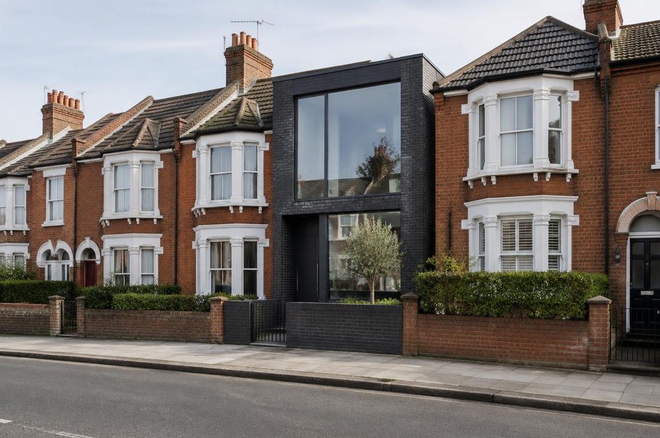 Contemporary house on a residential street in Wealdstone